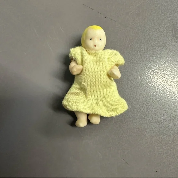 Yellow and White Dollhouse Nursery Furniture Set - Picture 13 of 14